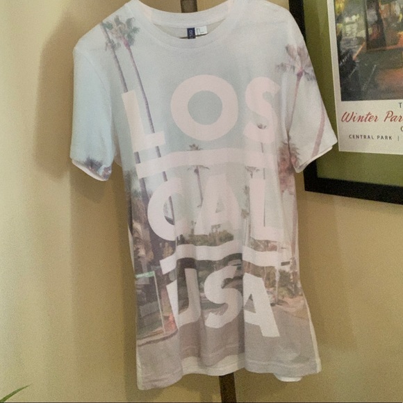 Los Angeles California Graphic T - Picture 2 of 2